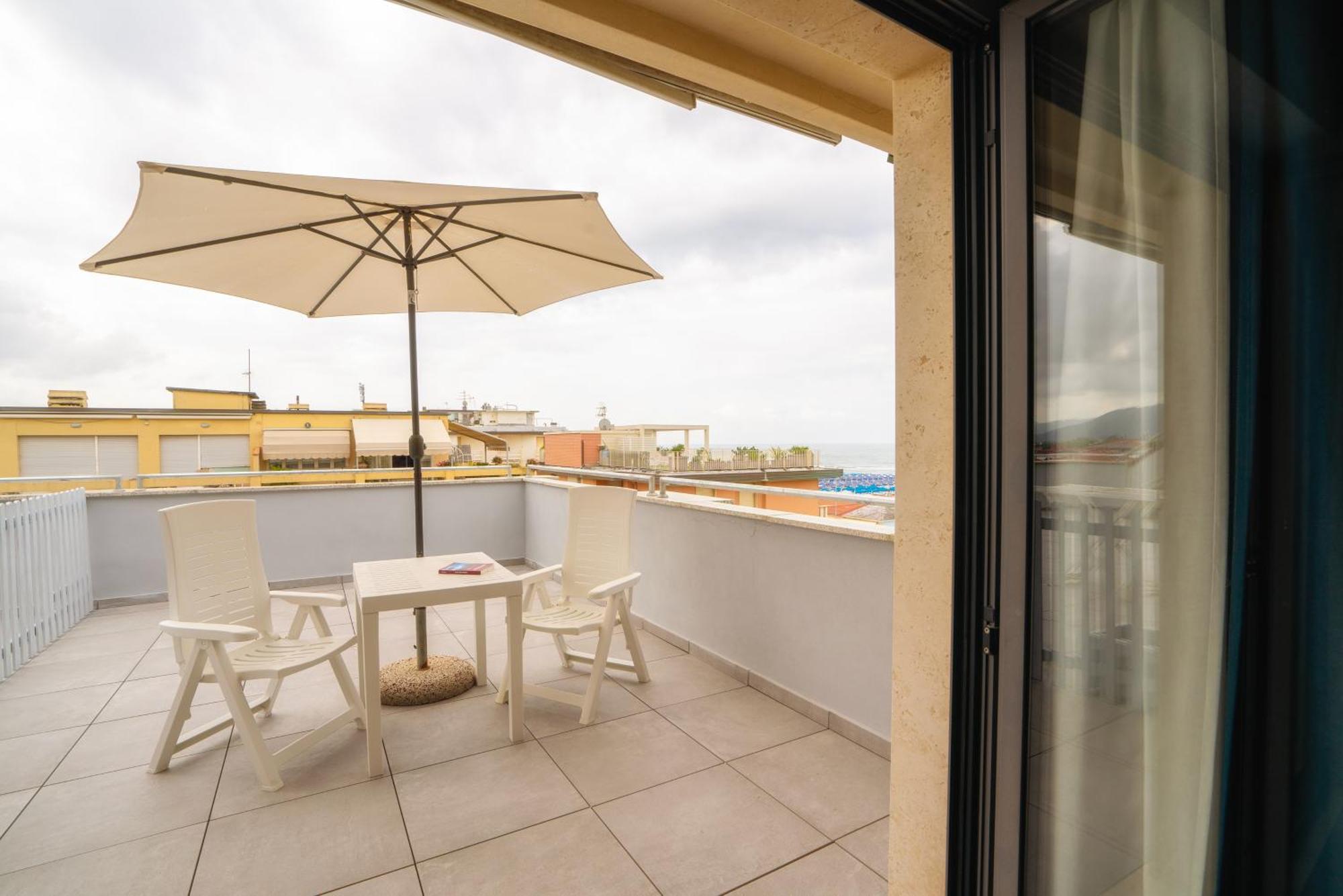 Hotel Sirio Λίντο ντι Καμαϊόρε Εξωτερικό φωτογραφία