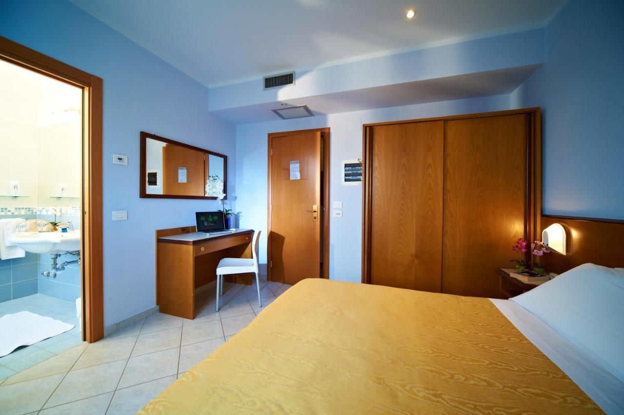 Hotel Sirio Λίντο ντι Καμαϊόρε Εξωτερικό φωτογραφία